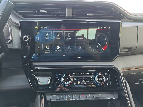 Used 2024 GMC Sierra 2500 AT4 w/ Technology Package AWD/4WD image 22
