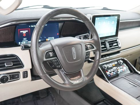 Used 2021 Lincoln Navigator Reserve w/ Luxury Package AWD/4WD image 23