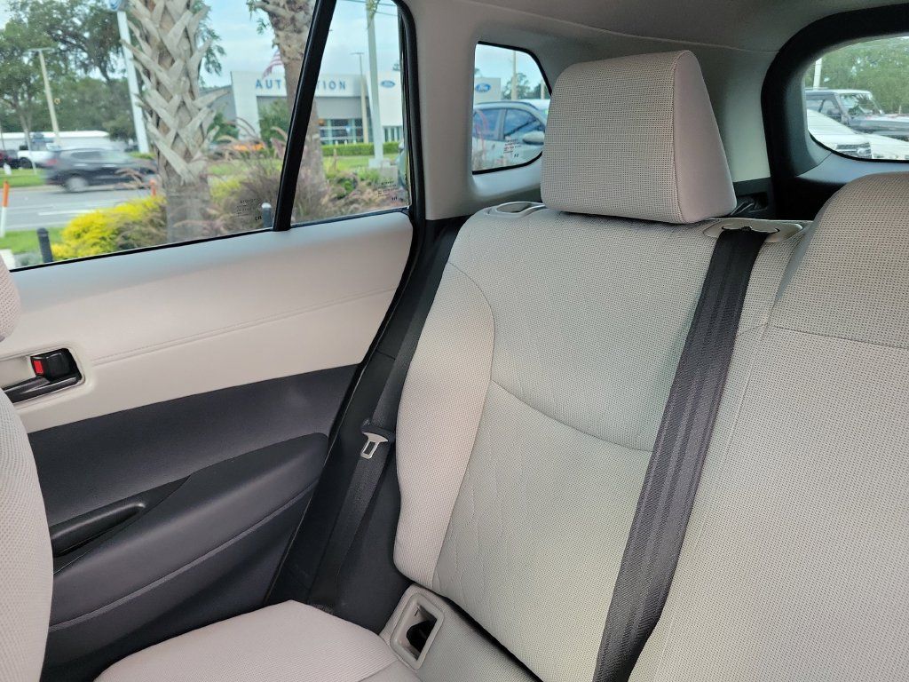 Used 2025 Toyota Corolla Cross L FWD image 11