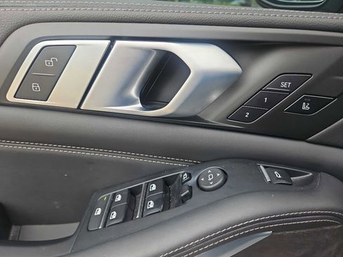 Used 2021 BMW X5 xDrive40i w/ M Sport Package image 16