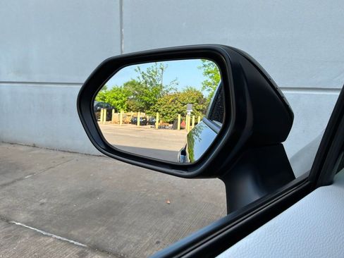 Used 2024 Toyota Corolla SE w/ SE Package image 19