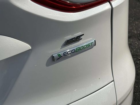 Used 2016 Ford Escape SE w/ Equipment Group 201A FWD image 10