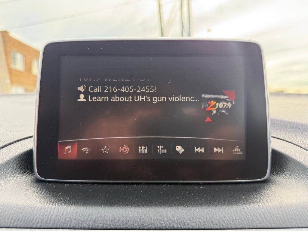 Used 2016 MAZDA MAZDA3 i Touring FWD image 32
