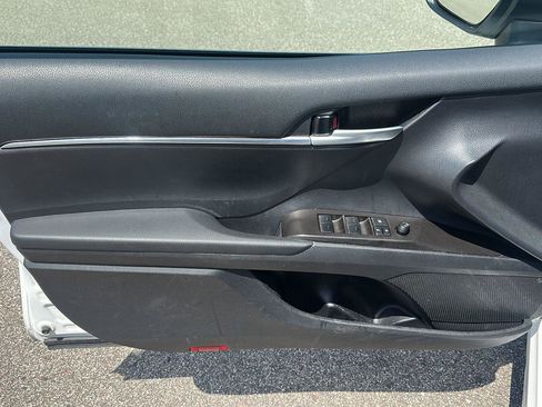 Used 2024 Toyota Camry SE FWD image 9