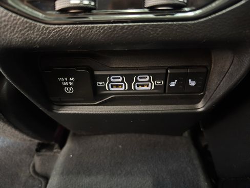 Used 2023 Jeep Grand Cherokee Limited w/ Luxury Tech Group II AWD/4WD image 12