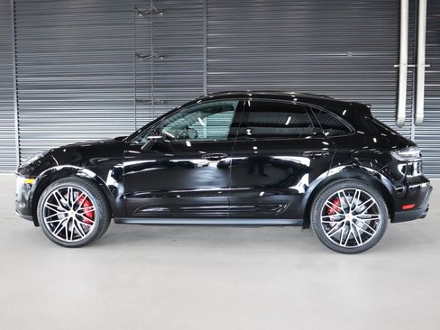 Used 2025 Porsche Macan GTS image 2