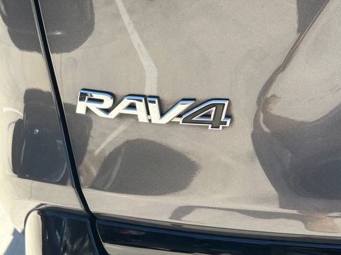 Used 2019 Toyota RAV4 XSE w/ XSE Weather Package AWD/4WD image 13