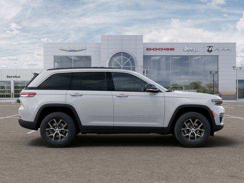 New 2025 Jeep Grand Cherokee Limited w/ Trailer Tow Package image 27