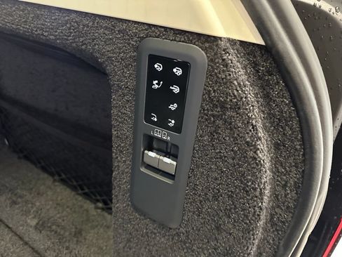 New 2025 Land Rover Range Rover Autobiography AWD/4WD image 12