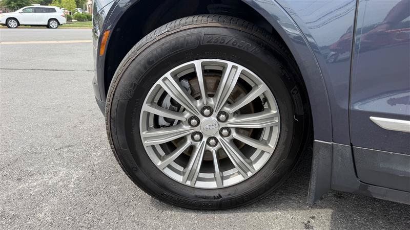Used 2018 Cadillac XT5 Luxury w/ Driver Awareness Package AWD/4WD image 16