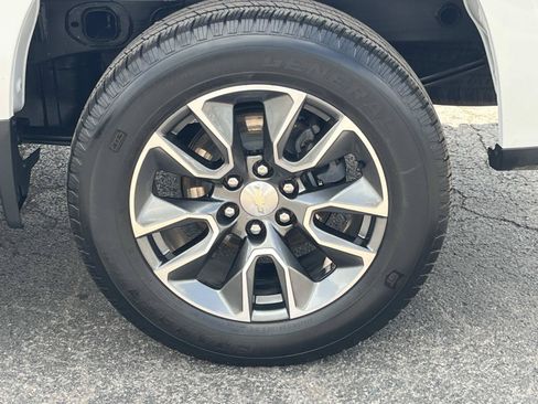 Used 2022 Chevrolet Silverado 1500 LT AWD/4WD image 13