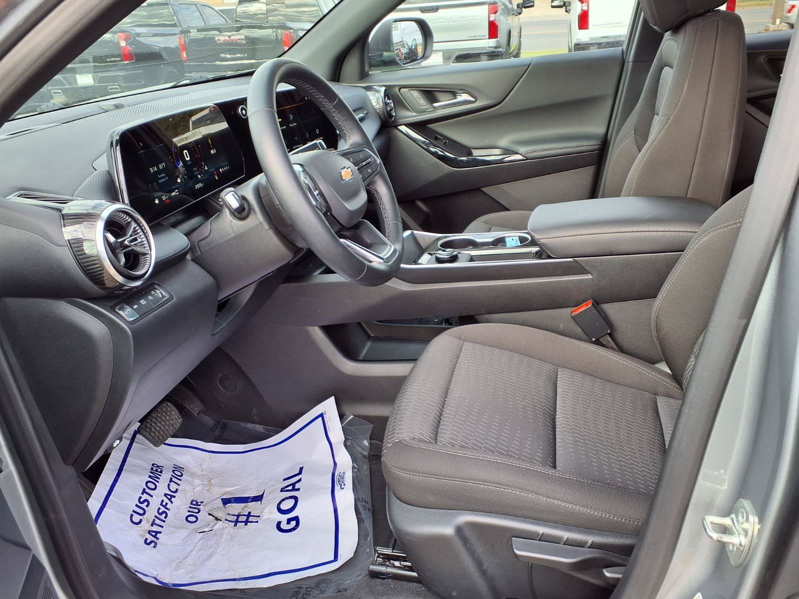 Used 2026 Chevrolet Equinox LT AWD/4WD image 15