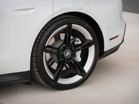 Used 2022 Porsche Taycan 4S image 36