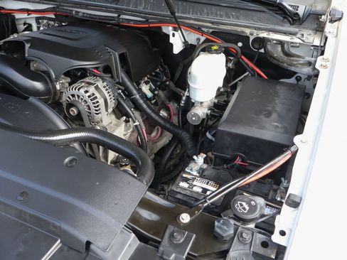 Used 2013 Chevrolet Suburban 2500 LT AWD/4WD image 13