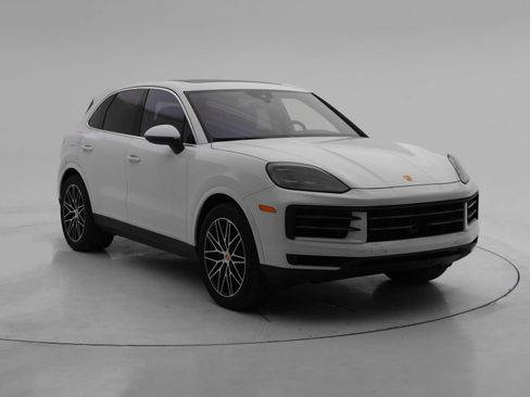Used 2024 Porsche Cayenne image 9
