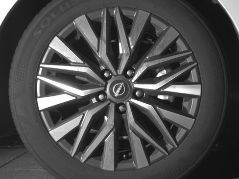 Used 2025 Nissan Altima 2.5 SV image 13