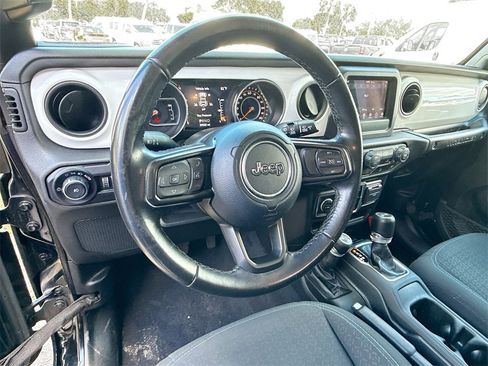 Used 2021 Jeep Wrangler Unlimited Islander image 12