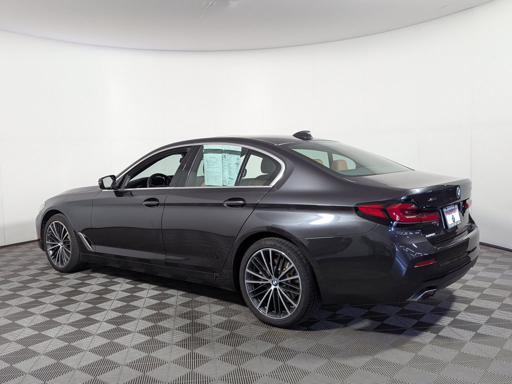 Certified 2023 BMW 530i xDrive w/ Premium Package AWD/4WD image 3