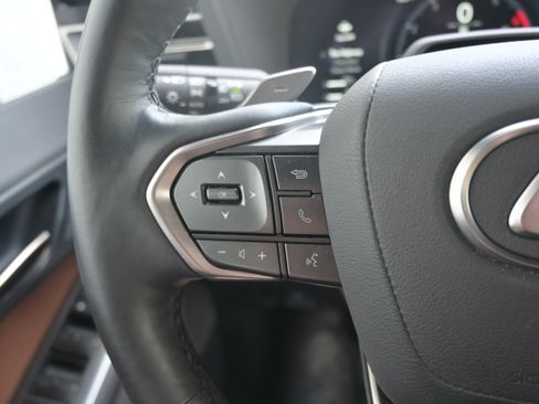 Used 2024 Lexus GX 550 w/ Cold Area Package AWD/4WD image 18
