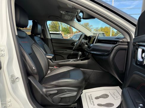 Used 2023 Jeep Compass Trailhawk w/ Trailhawk Convenience Group image 19