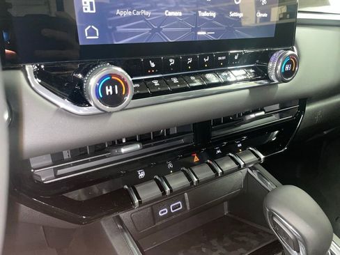 New 2026 GMC Canyon Elevation w/ Convenience Package image 17