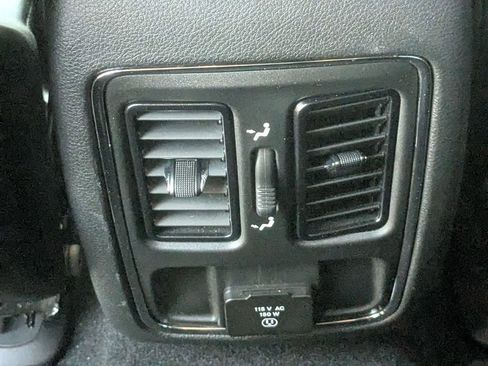 Used 2021 Jeep Grand Cherokee Laredo X AWD/4WD image 27