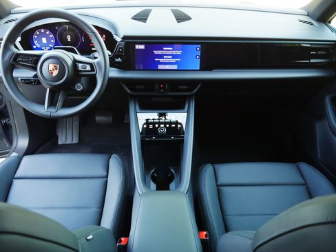 New 2026 Porsche Macan 4 Electric AWD/4WD image 21