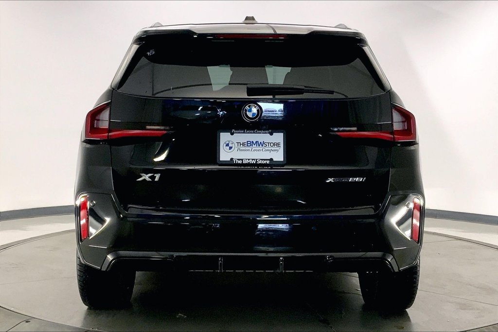 Used 2023 BMW X1 xDrive28i w/ M Sport Package AWD/4WD image 3