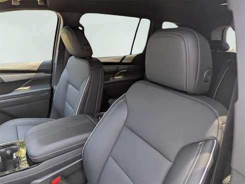 New 2026 Buick Enclave Preferred w/ Power Package image 9