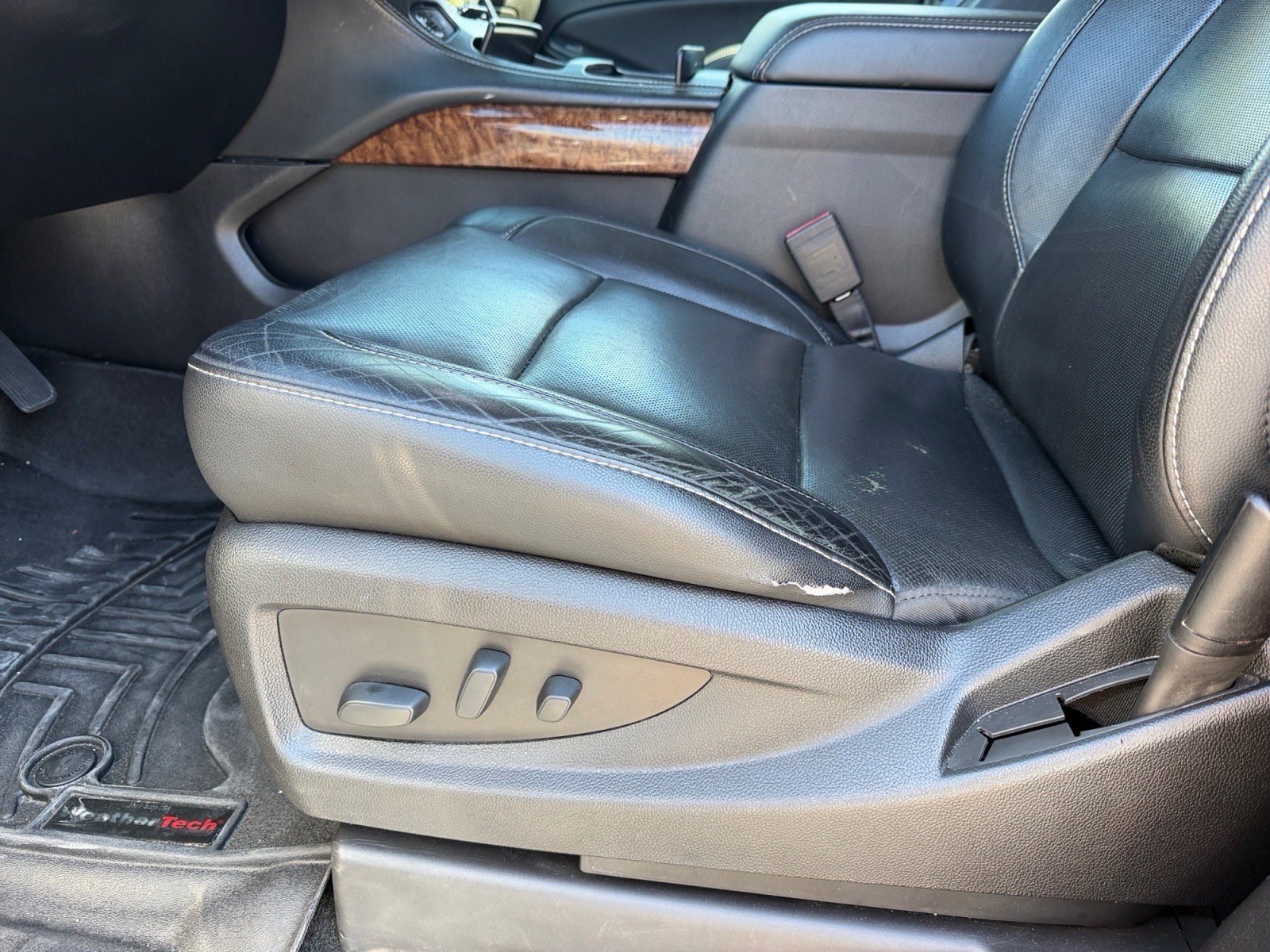 Used 2017 Chevrolet Suburban Premier AWD/4WD image 12