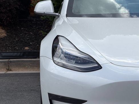 Used 2020 Tesla Model 3 Standard Range RWD image 4