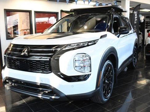 New 2026 Mitsubishi Outlander AWD image 1