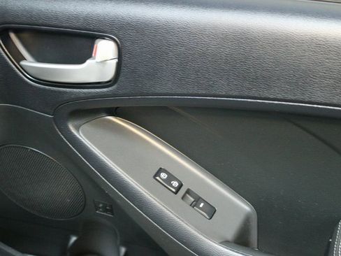 Used 2018 Kia Forte LX w/ LX Popular Package image 9