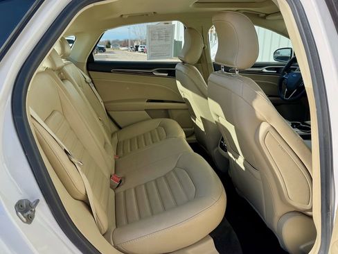 Used 2016 Ford Fusion SE w/ Equipment Group 202A image 16