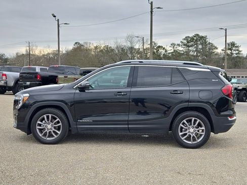 Used 2023 GMC Terrain SLT image 11