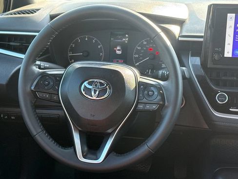 Used 2025 Toyota Corolla SE FWD image 12