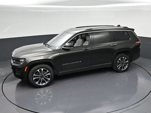 Used 2021 Jeep Grand Cherokee L Overland w/ Luxury Tech Group IV AWD/4WD image 26