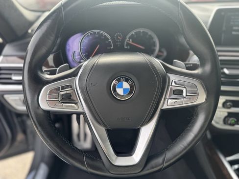 Used 2017 BMW 750i RWD image 14