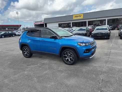 Used 2025 Jeep Compass Limited image 5