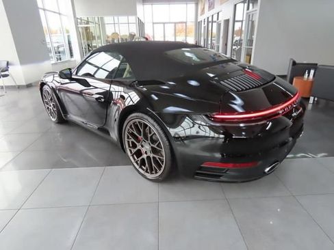 Used 2022 Porsche 911 Carrera 4 AWD/4WD image 6