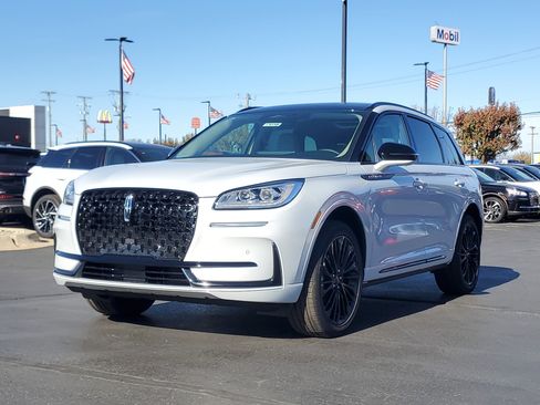 New 2026 Lincoln Corsair Reserve w/ Jet Appearance Package image 2