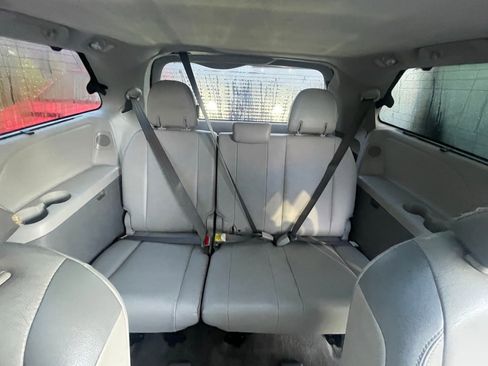 Used 2013 Toyota Sienna Limited w/ Premium Pkg image 25