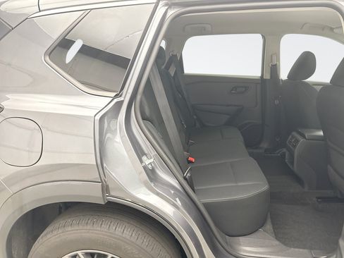 Used 2023 Nissan Rogue S AWD/4WD image 17