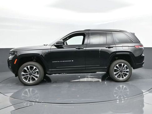 Used 2024 Jeep Grand Cherokee Overland w/ Advanced Protech Group III AWD/4WD image 5