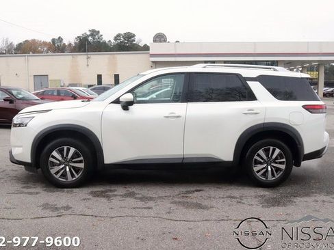 Used 2022 Nissan Pathfinder SL image 4