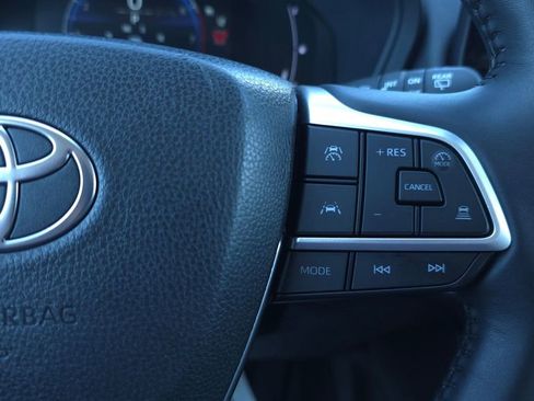 Used 2025 Toyota Grand Highlander FWD image 30