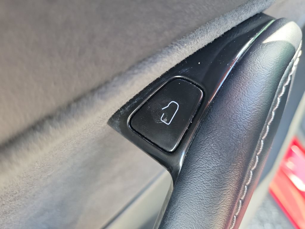 Used 2021 Tesla Model Y Long Range AWD/4WD image 14