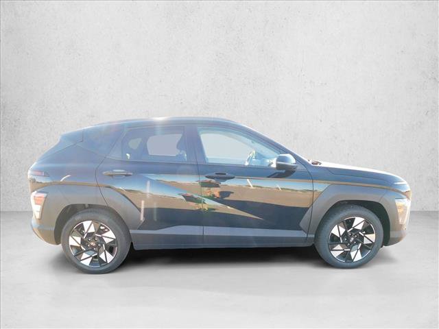 Used 2025 Hyundai Kona SEL FWD image 7