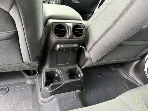 Used 2026 Jeep Wrangler Unlimited Sport AWD/4WD image 14