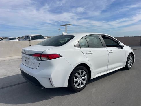 Used 2024 Toyota Corolla LE image 3